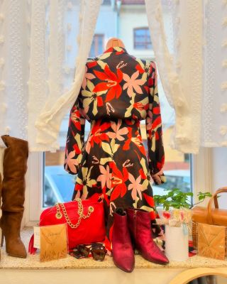 V pondělí se na vás těšíme s komplet novým zbožím 😍 #novinky #doplneno #pripraveno 🔝